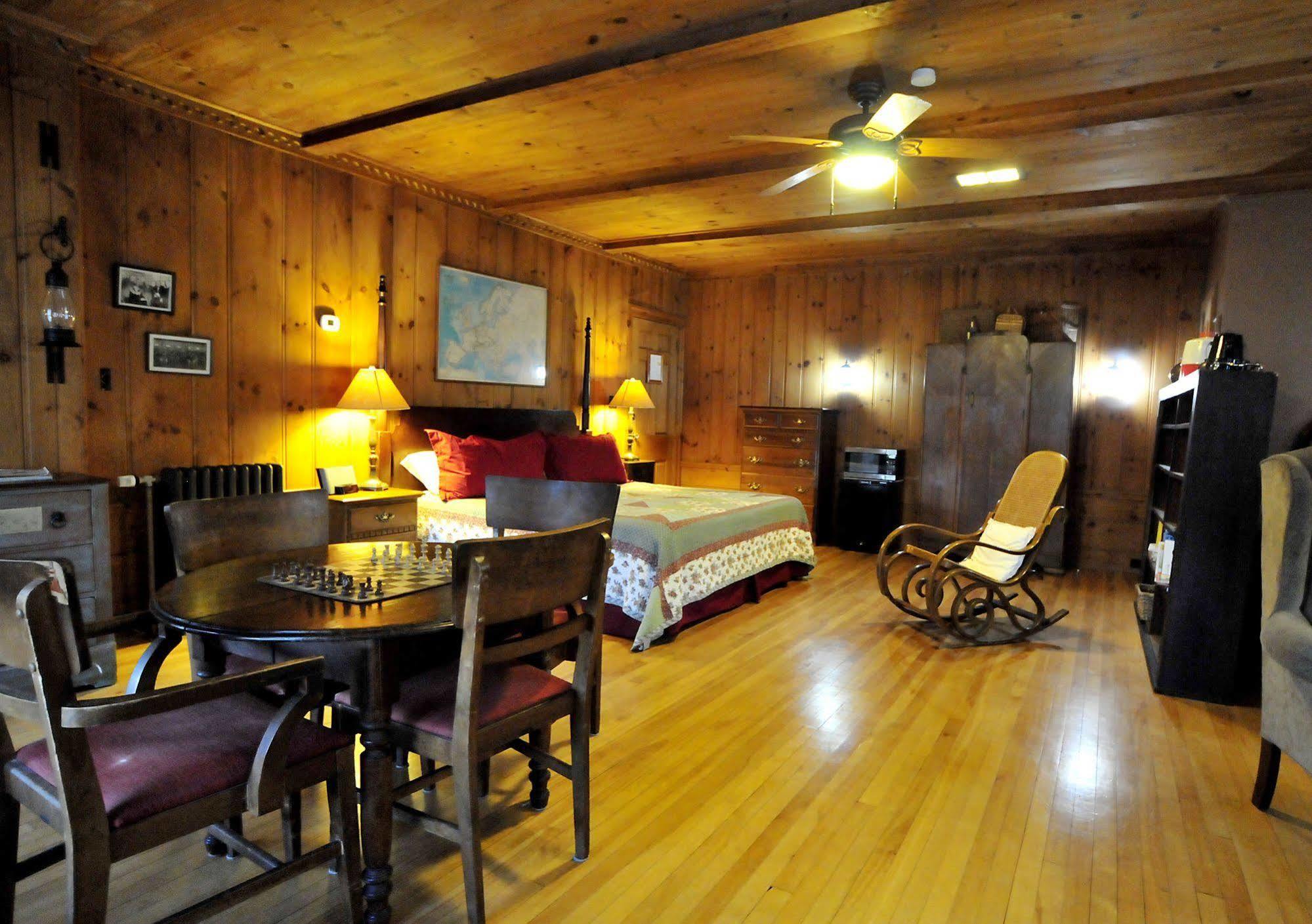 The Brewster Inn Dexter المظهر الخارجي الصورة